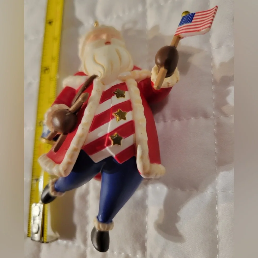 🎄🎁Hallmark Keepsake All-American Santa Ornament Christmas Holiday Festive Decor